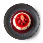 Panna cotta mit erdbeeren